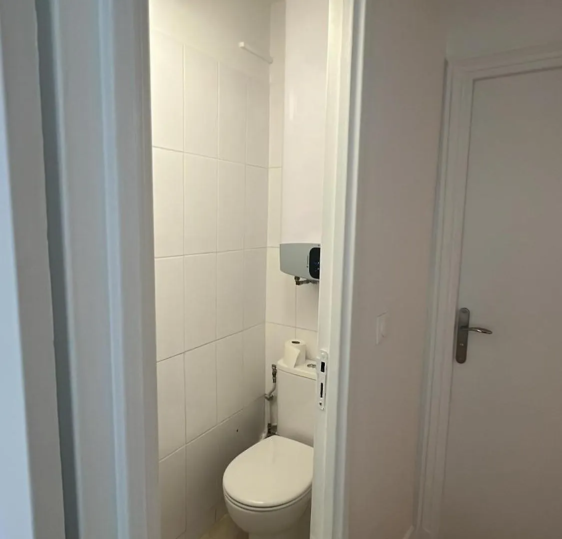 New Apartment In Paryż