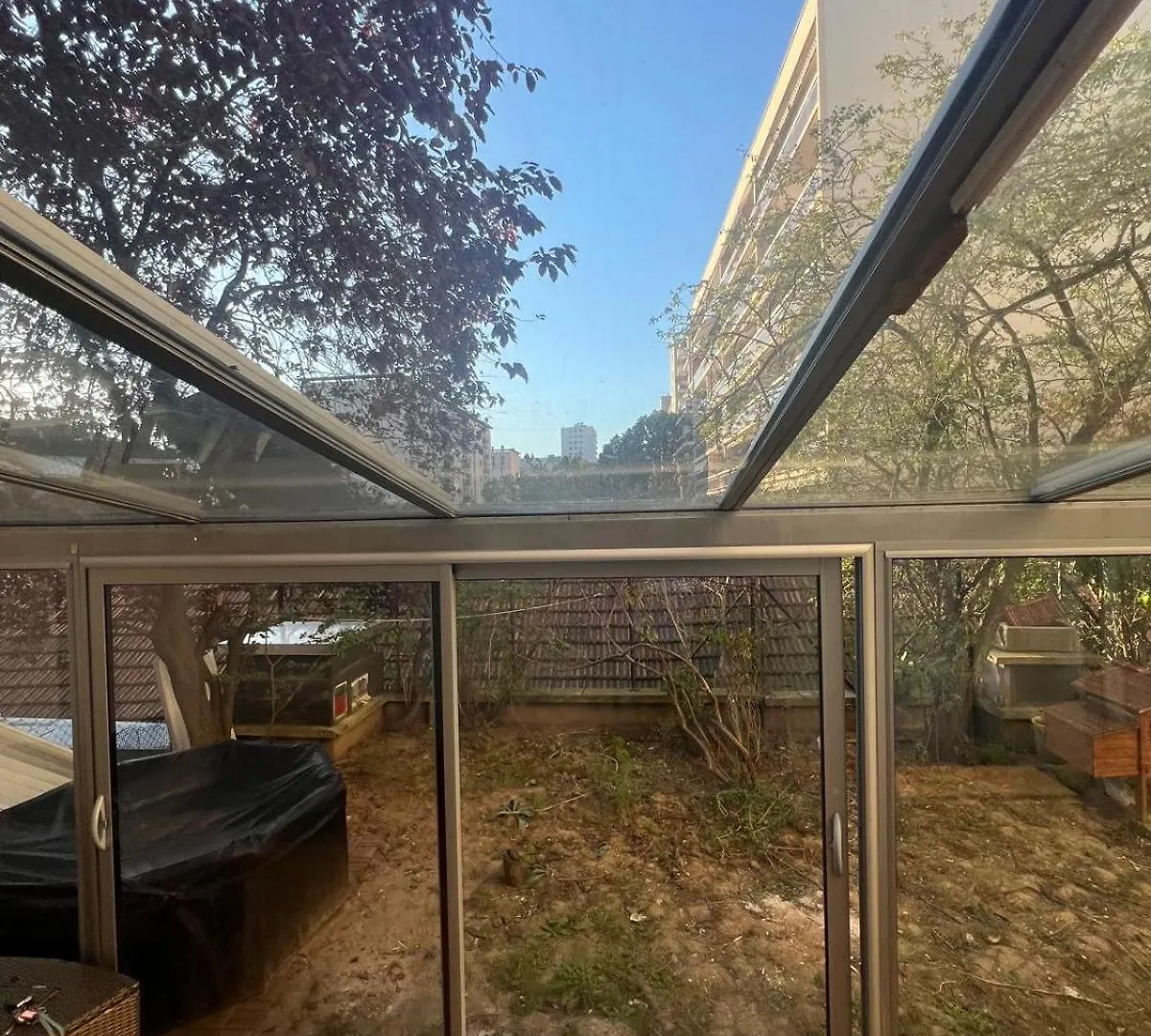New Apartment In باريس